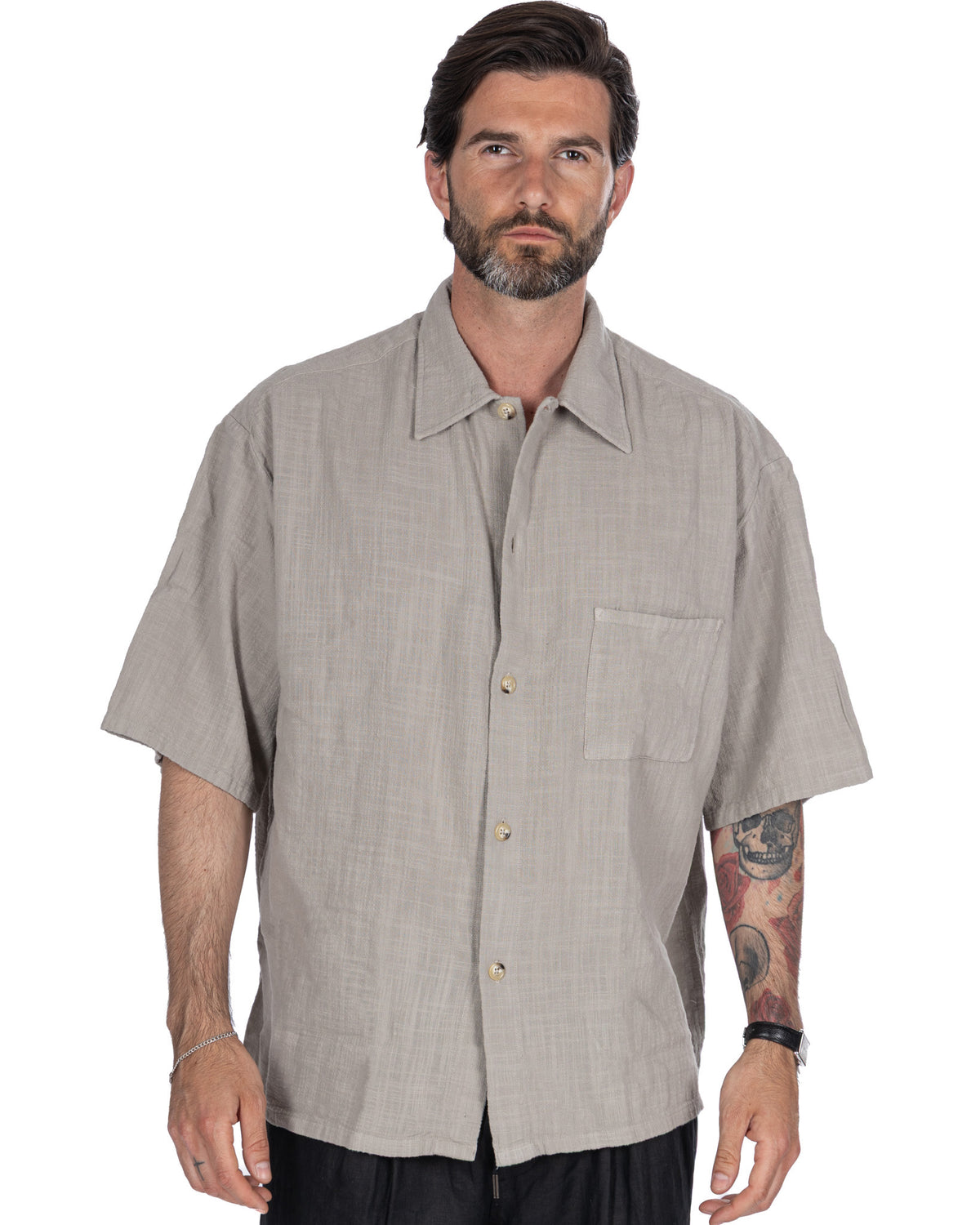 Men's light gray linen short sleeve button-up shirt with camp collar and chest pocket, relaxed fit summer style