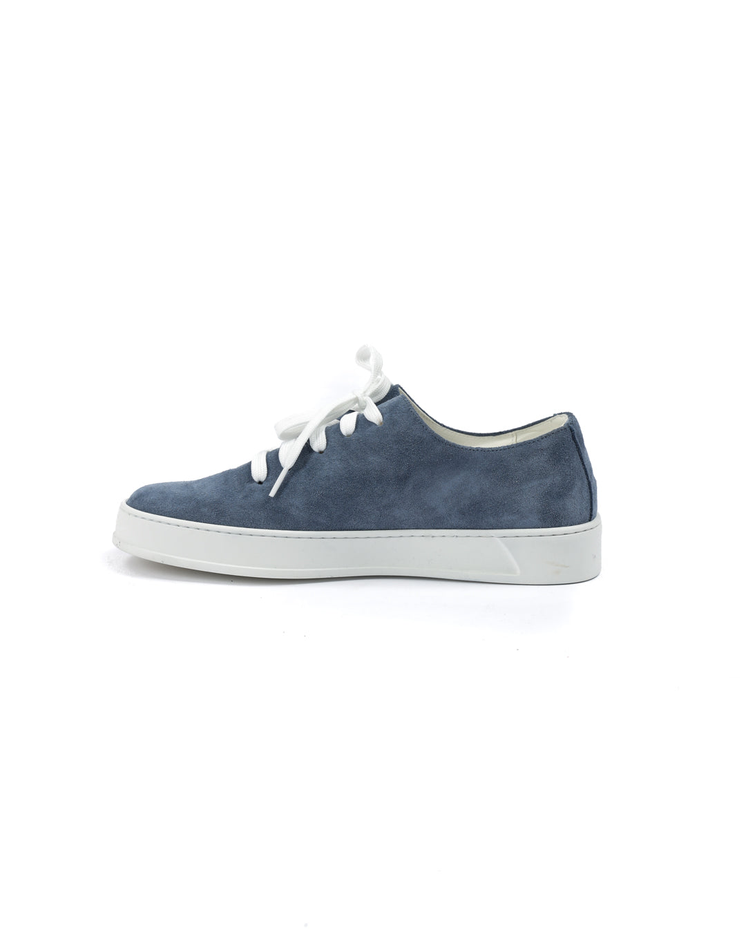 Blue suede sneakers with white laces and rubber soles, ideal for casual outfits and everyday wear.